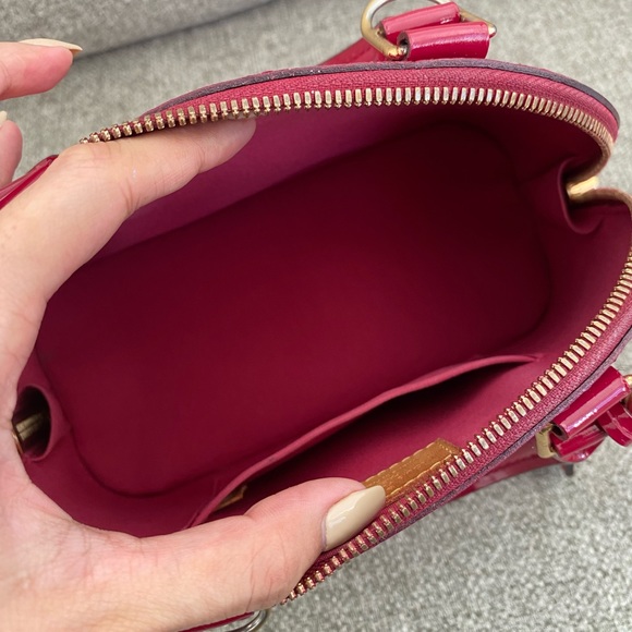 Louis Vuitton Vernis Alma BB - Picture 5 of 16